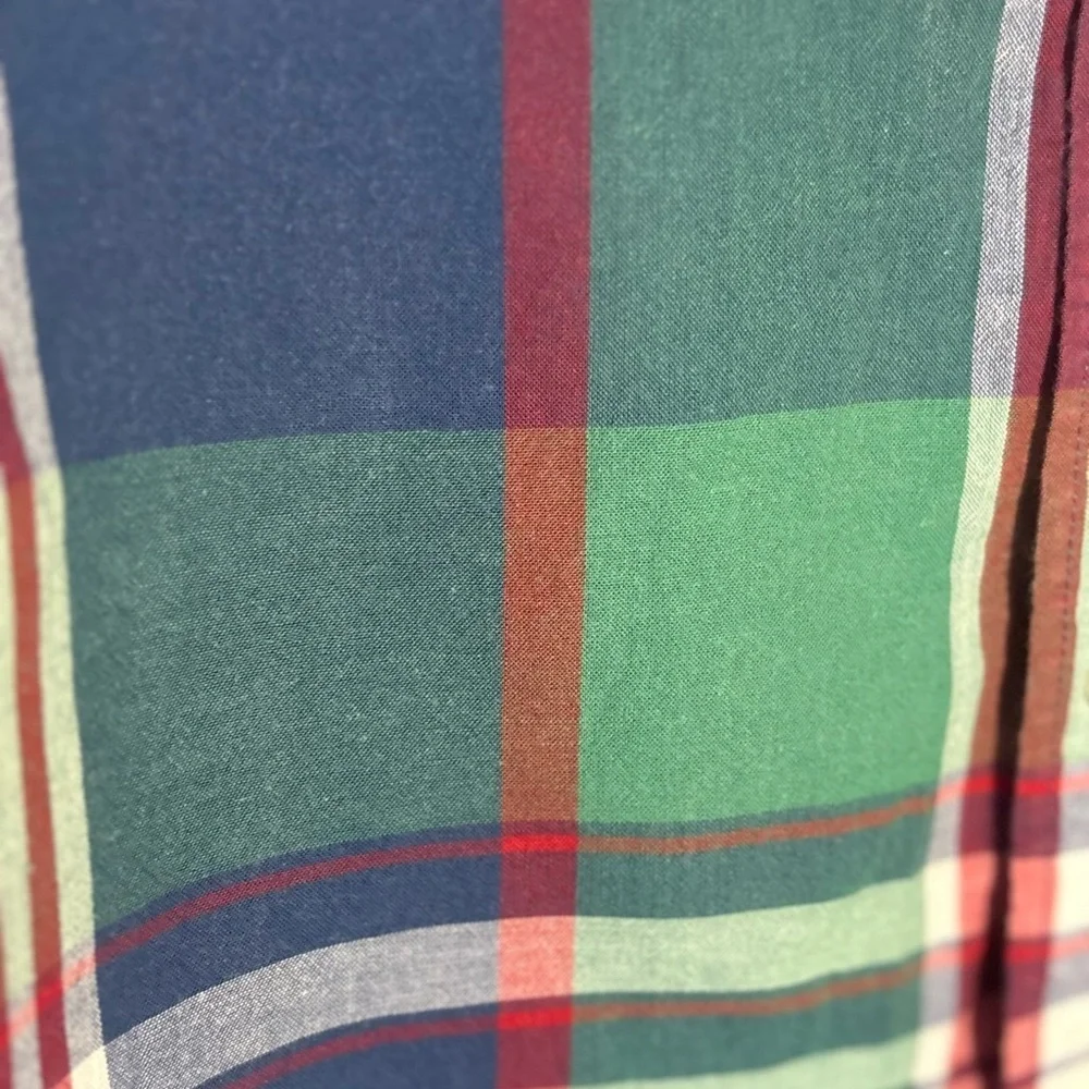 J.Crew Quality Woven Button Up Men’s Small Green Blue Red Shirt Preppy